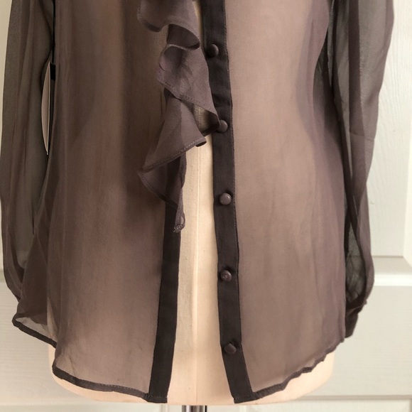 NWT Isabel Lu 💯 Silk Ruffle Sheer Covered Buttons Top Charcoal Size M - Picture 4 of 16